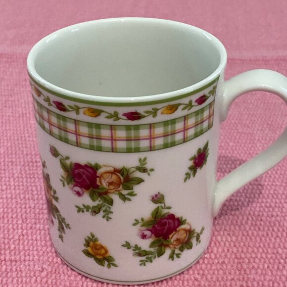 Royal Albert Old Country Roses Casual Plaid Coffe Beverage Mug Bone China 2001 - Picture 4 of 7